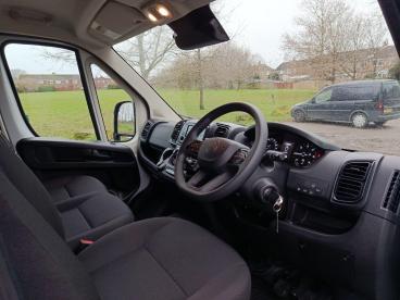 SPOTICAR Citroën Relay 2.2 Bluehdi 35 Enterprise L4 H2 Euro 6 (s/s) 5dr ( Used Car - Commercial Vehicle Diesel White - Aylesbury - 1200565494_5