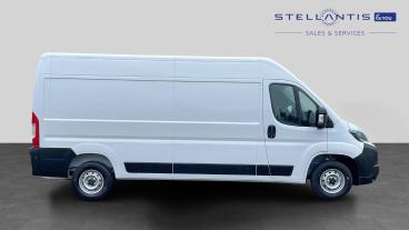SPOTICAR Citroën Relay 2.2 Bluehdi 35 Enterprise L3 H2 Euro 6 (s/s) 5dr Used Car - Commercial Vehicle Diesel White - Hatfield - 1200610658_2