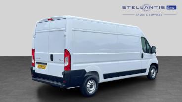 SPOTICAR Citroën Relay 2.2 Bluehdi 35 Enterprise L3 H2 Euro 6 (s/s) 5dr Used Car - Commercial Vehicle Diesel White - Hatfield - 1200610658_3