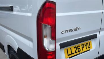 SPOTICAR Citroën Relay 2.2 Bluehdi 35 Enterprise L3 H2 Euro 6 (s/s) 5dr Used Car - Commercial Vehicle Diesel White - Hatfield - 1200610658_5