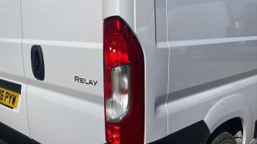 SPOTICAR Citroën Relay 2.2 3.5t Enterprise L3 H2 Euro 6 (s/s) 5dr Used Car - Commercial Vehicle Diesel White - Hatfield - 1200617830_5