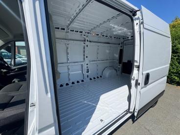 SPOTICAR Citroën Relay 2.2 3.5t Enterprise L3 H2 Euro 6 (s/s) 5dr Used Car - Commercial Vehicle Diesel White - Chorley - 1200618580_5