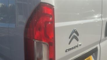 SPOTICAR Citroën Relay 2.2 Bluehdi 35 Enterprise Edition L3 High Roof Eur Used Car - Commercial Vehicle Diesel White - Leicester - 1200623702_5