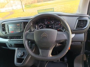 SPOTICAR Citroën Spacetourer 2.0 Bluehdi Feel M Eat Mwb Euro 6 (s/s) 5dr Used Car - Commercial Vehicle Diesel Black - Aylesbury - 1200567394_3