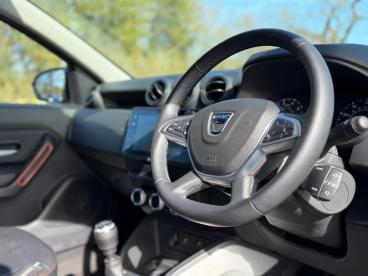 SPOTICAR Dacia Duster 1.0 Tce Extreme Se Euro 6 (s/s) 5dr Used Car - Suv  Grey - Balsall Common - 1200586535_2