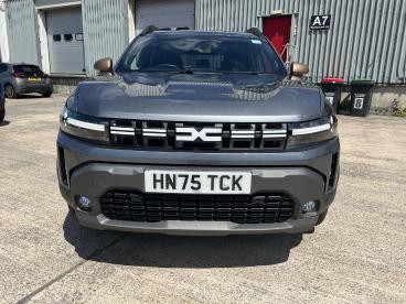 SPOTICAR Dacia Duster 1.2 Tce Mhev Extreme Euro 6 (s/s) 5dr Used Car - Suv Petrol Grey - Pontypridd - 1200616396_2