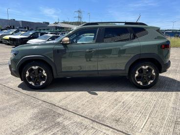 SPOTICAR Dacia Duster 1.2 Tce Mhev Extreme Euro 6 (s/s) 5dr Used Car - Suv Petrol Green - Pontypridd - 1200616565_4