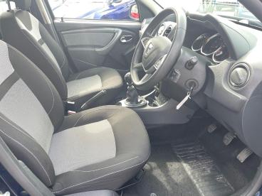 SPOTICAR Dacia Duster 1.2 Tce Prestige Euro 6 (s/s) 5dr Used Car - Suv Petrol Blue - Bridgend - 1200620790_3