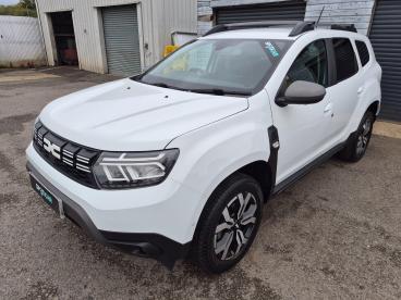 SPOTICAR Dacia Duster 1.3 Tce Journey Up&go Euro 6 (s/s) 5dr Used Car - Suv Petrol White - Salisbury - 500630959_1