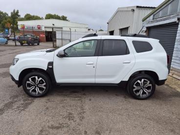 SPOTICAR Dacia Duster 1.3 Tce Journey Up&go Euro 6 (s/s) 5dr Used Car - Suv Petrol White - Salisbury - 500630959_3