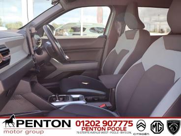 SPOTICAR Dacia Duster 1.6 Hybrid Extreme Auto Euro 6 (s/s) 5dr Used Car - Suv Hybrid Green - Poole - 1200644024_4