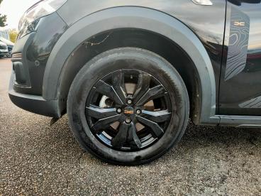 SPOTICAR Dacia Jogger 1.6 Hybrid Extreme Auto Euro 6 (s/s) 5dr Used Car - Mpv Hybrid Black - Kidlington - 1200552239_5