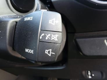 SPOTICAR Dacia Jogger 1.0 Tce Extreme Euro 6 (s/s) 5dr Used Car - Mpv Petrol White - Shrewsbury - 1200609152_5