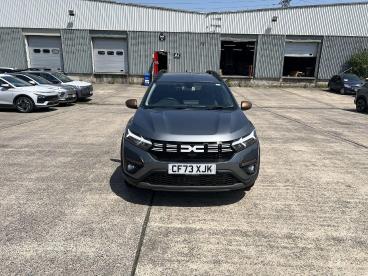 SPOTICAR Dacia Jogger 1.6 Hybrid Extreme Auto Euro 6 (s/s) 5dr Used Car - Mpv Hybrid Grey - Pontypridd - 1200613429_2