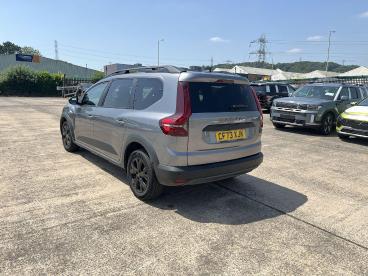 SPOTICAR Dacia Jogger 1.6 Hybrid Extreme Auto Euro 6 (s/s) 5dr Used Car - Mpv Hybrid Grey - Pontypridd - 1200613429_5
