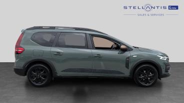 SPOTICAR Dacia Jogger 1.6 Hybrid Extreme Auto Euro 6 (s/s) 5dr Used Car - Mpv Hybrid Green - Liverpool - 1200621191_2