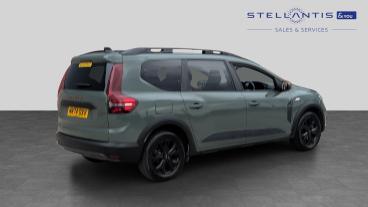 SPOTICAR Dacia Jogger 1.6 Hybrid Extreme Auto Euro 6 (s/s) 5dr Used Car - Mpv Hybrid Green - Liverpool - 1200621191_3