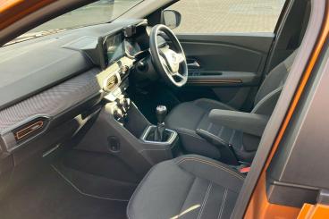 SPOTICAR Dacia Sandero 1.0 Tce Comfort Euro 6 (s/s) 5dr Used Car - City Car  Silver - Rochester - 1200552051_3