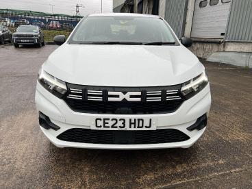 SPOTICAR Dacia Sandero 1.0 Tce Essential Euro 6 (s/s) 5dr Used Car - City Car Petrol White - Pontypridd - 1200580774_2