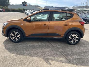 SPOTICAR Dacia Sandero 1.0 Tce Prestige Euro 6 (s/s) 5dr Used Car - City Car Petrol Orange - Pontypridd - 1200599854_4
