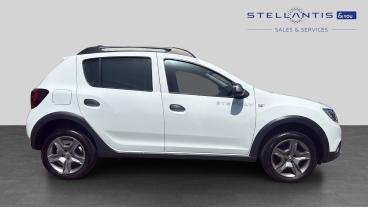 SPOTICAR Dacia Sandero 0.9 Tce Essential Euro 6 (s/s) 5dr Used Car - City Car Petrol White - Redditch - 1200605276_2