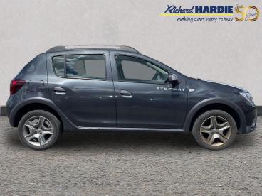 SPOTICAR Dacia Sandero 0.9 Tce Comfort Euro 6 (s/s) 5dr Used Car - City Car Petrol Grey - Ashington - 1200609400_5