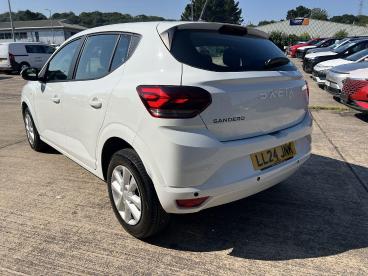 SPOTICAR Dacia Sandero 1.0 Tce Expression Euro 6 (s/s) 5dr Used Car - City Car Petrol White - Pontypridd - 1200616567_5