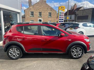 SPOTICAR Dacia Sandero 1.0 Tce Comfort Euro 6 (s/s) 5dr Used Car - City Car Petrol Red - Malton - 1200621241_5