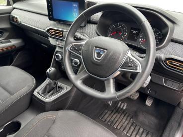 SPOTICAR Dacia Sandero 1.0 Tce Prestige Cvt Euro 6 (s/s) 5dr Used Car - City Car Petrol Red - Cirencester - 1200621471_3