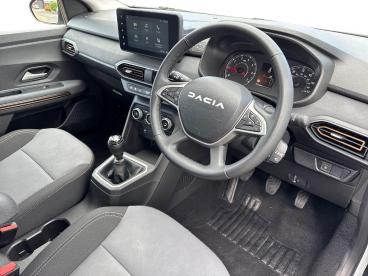 SPOTICAR Dacia Sandero 1.0 Tce Extreme Euro 6 (s/s) 5dr Used Car - City Car Petrol White - Worcester - 1200633184_3
