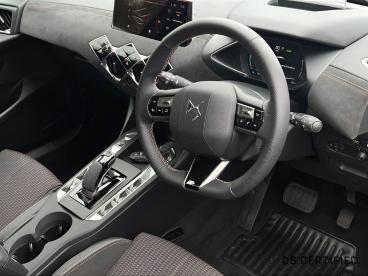 SPOTICAR Ds Ds 3 E-tense 54kwh Performance Line Auto 5dr (7.4kw Cha Used Car - City Car Electric Black - Swansea - 300458838_3