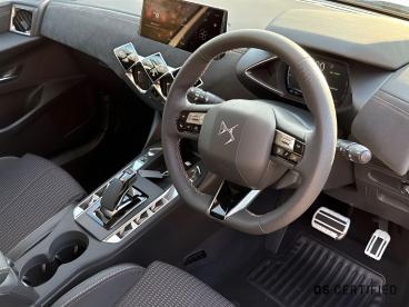 SPOTICAR Ds Ds 3 E-tense 54kwh Performance Line + Auto 5dr Used Car - City Car Electric White - Swansea - 300476540_3