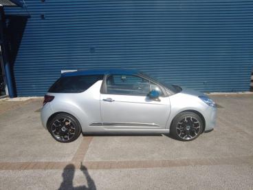 SPOTICAR Ds Ds 3 1.6 Bluehdi Elegance Euro 6 (s/s) 3dr Used Car - City Car Diesel Silver - Barrow In Furness - 1200540060_4