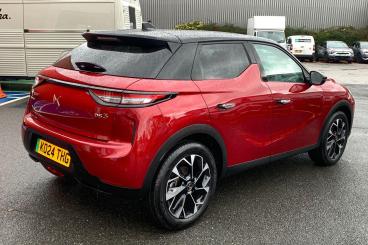 DS CERTIFIED Ds Ds 3 E-tense 54kwh Opera Auto 5dr Used car certified - Hatchback Electric Red - Exeter - 552358_4