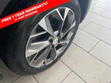 SPOTICAR Ds Ds 3 100kw E-tense Rivoli 50kwh 5dr Auto Used Car - City Car Electric White - Bridgend - 1200557948_4