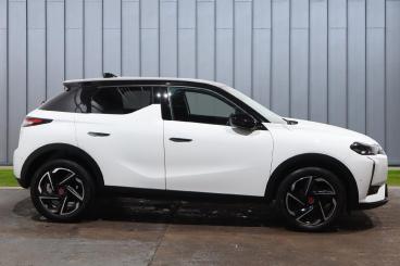 SPOTICAR Ds Ds 3 1.2 Puretech Performance Line + Eat8 Euro 6 (s/s) Used Car - City Car Petrol White - Weston-super-mare - 1200567733_5