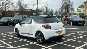 SPOTICAR Ds Ds 3 1.2 Puretech Connected Chic Euro 6 3dr Used Car - City Car Petrol White - Chingford - 1200579958_5