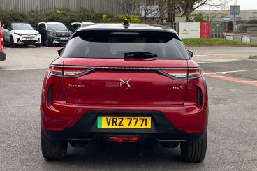 DS CERTIFIED Ds Ds 3 E-tense 54kwh Opera Auto 5dr Used car certified - Hatchback Electric Red - Exeter - 592532_4