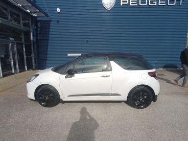 SPOTICAR Ds Ds 3 1.2 Puretech Givenchy Le Makeup Euro 6 (s/s) 3dr Used Car - City Car Petrol White - Barrow In Furness - 1200596741_2