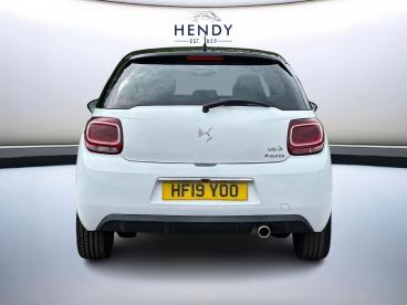 SPOTICAR Ds Ds 3 1.2 Puretech Connected Chic Eat6 Euro 6 (s/s) 3dr Used Car - City Car Petrol White - Poole - 1200600656_5