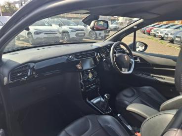 SPOTICAR Ds Ds 3 1.2 Puretech Black Lezard Euro 6 (s/s) 3dr Used Car - City Car Petrol Black - Southampton - 1200613884_2