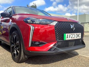 SPOTICAR Ds Ds 3 E-tense 54kwh Opera Auto 5dr Used Car - City Car Electric Red - Northampton - 1200618065_4