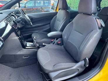 SPOTICAR Ds Ds 3 1.2 Puretech Connected Chic Euro 6 (s/s) 3dr Used Car - City Car Petrol Yellow - Chorley - 1200625996_2