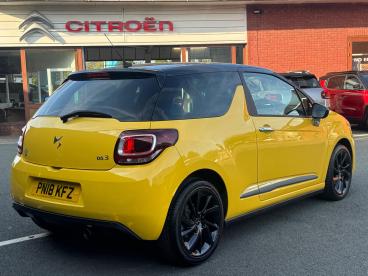 SPOTICAR Ds Ds 3 1.2 Puretech Connected Chic Euro 6 (s/s) 3dr Used Car - City Car Petrol Yellow - Chorley - 1200625996_5
