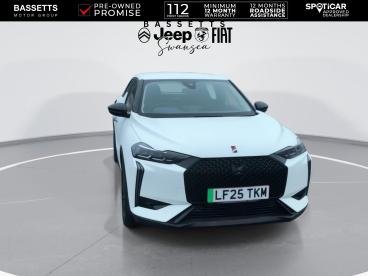 SPOTICAR Ds Ds 3 E-tense 54kwh Performance Line Auto 5dr Used Car - City Car Electric White - Swansea - 1200642654_2