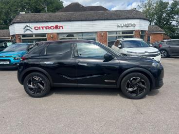 SPOTICAR Ds Ds 3 Crossback 1.2 Puretech La Premiere Crossback Eat8 Euro 6 (s/ Used Car - Suv Petrol Black - Wokingham - 1200526324_2