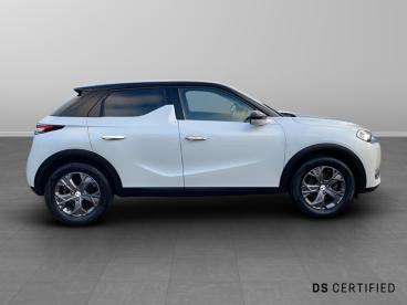 SPOTICAR Ds Ds 3 Crossback E-tense 50kwh Bastille Crossback Auto 5dr Used Car - Suv Electric White - Romford - 300572114_2