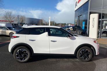 SPOTICAR Ds Ds 3 Crossback 1.2 Puretech Prestige Crossback Euro 6 (s/s) 5dr Used Car - Suv Petrol White - Exeter - 300575046_2