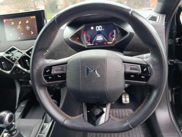 SPOTICAR Ds Ds 3 Crossback 1.2 Puretech Performance Line Crossback Euro 6 (s/ Used Car - Suv Petrol Black - Aylesbury - 1200575632_3