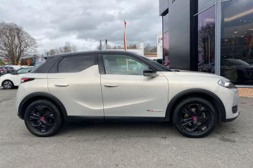 DS CERTIFIED Ds Ds 3 Crossback E-tense 50kwh Performance Line Crossback Auto 5dr Used car certified - Suv Electric White - Exeter - 581182_2